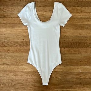 Short-Sleeved Scoop Neck Bodysuit